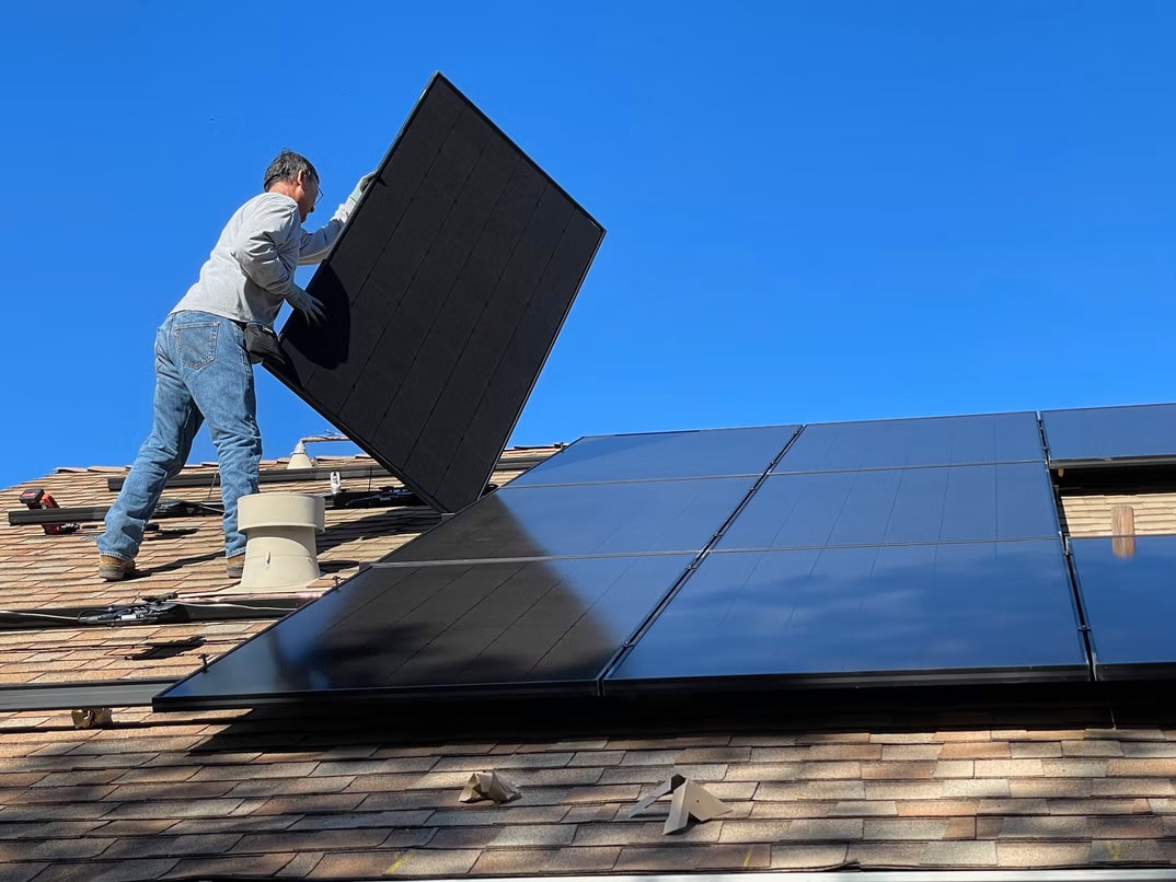 Comment et pourquoi installer des panneaux solaires sur sa toiture ?