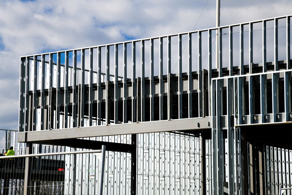 Bâtiment fabriqué en bardage métallique